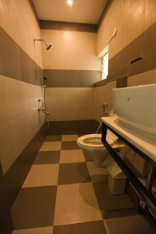 Coastal Pearl Hotel Miramar Panaji Bagian luar foto