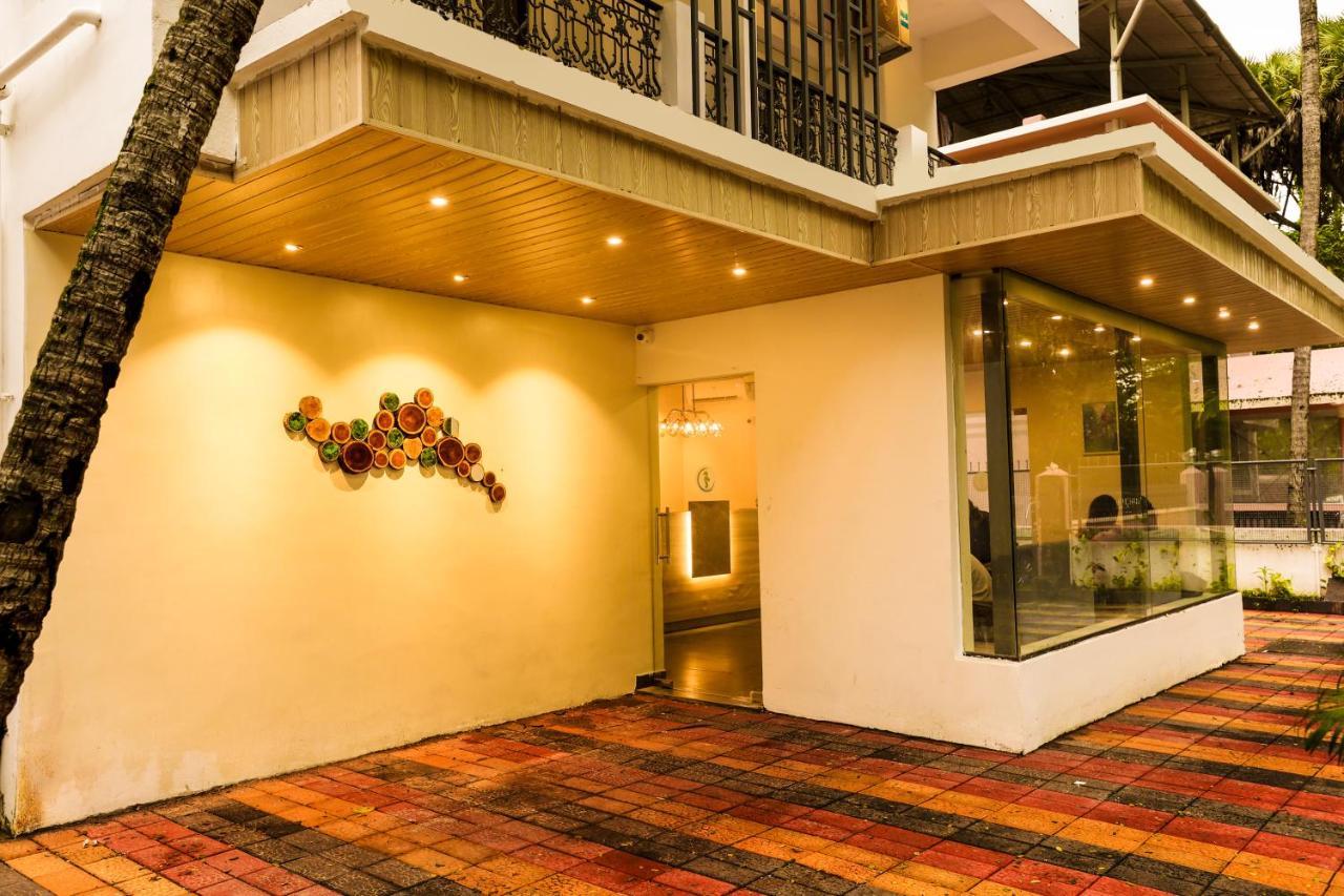 Coastal Pearl Hotel Miramar Panaji Bagian luar foto
