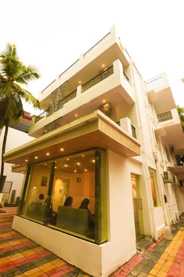 Coastal Pearl Hotel Miramar Panaji Bagian luar foto