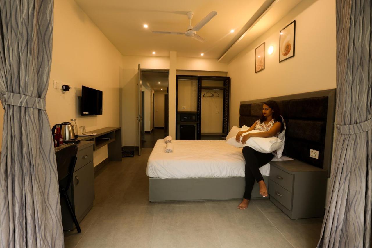 Coastal Pearl Hotel Miramar Panaji Bagian luar foto
