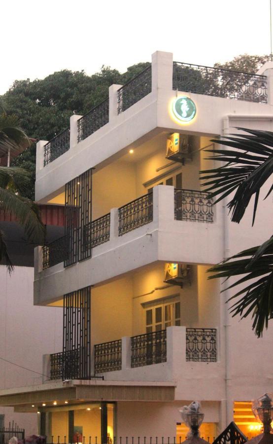 Coastal Pearl Hotel Miramar Panaji Bagian luar foto